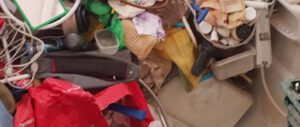 הכנת דירה מוזנחת למגורים בגבעת שמואל -פינוי חפצים פסולת וניקיון