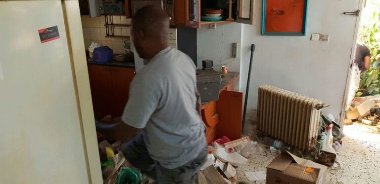 תמונה הממחישה כמה עולה פינוי דירה בקריית עקרון