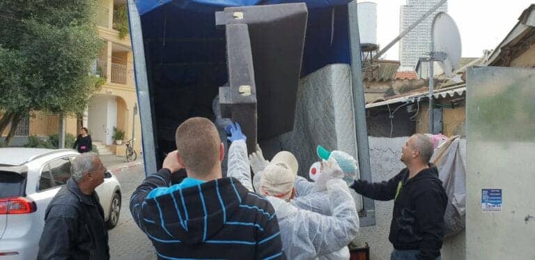 תמונה הממחישה פינוי דירת 3 חדרים: מדריך מקיף לתהליך יעיל ומסודר