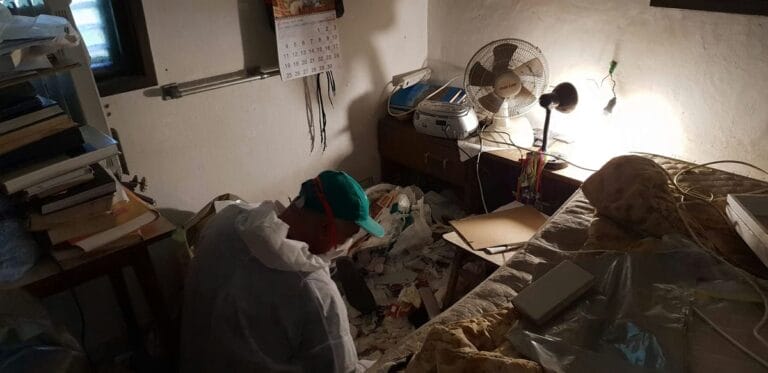 תמונה הממחישה איך להיפטר מחומרי אריזה בצורה חכמה ומסודרת?