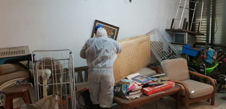 תמונה הממחישה טיפים לפינוי חומרים מדירות – חכם