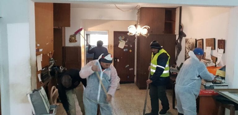 תמונה הממחישה מחסן מלא באשדוד? כך תתמודדו עם פינוי תכולה מיותרת