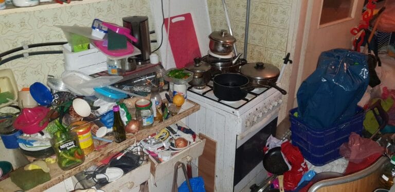 תמונה הממחישה מחסן מלא בחולון? איך פינוי מקצועי יכול לשדרג את העסק