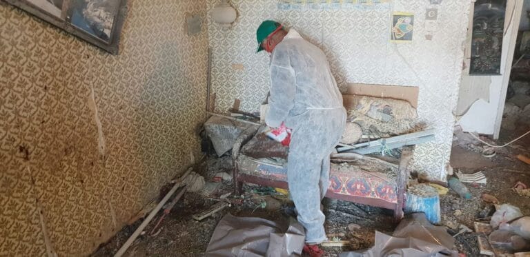 תמונה הממחישה השפעת שירותי אלטעזאכן על ערך רהיטים בחולון: מידע חיוני