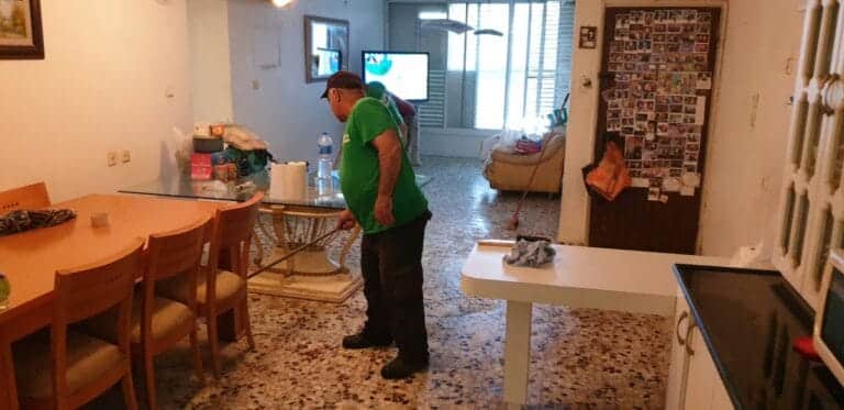 תמונה הממחישה המדריך המקיף להכנת מקררים למכירה ברמת גן