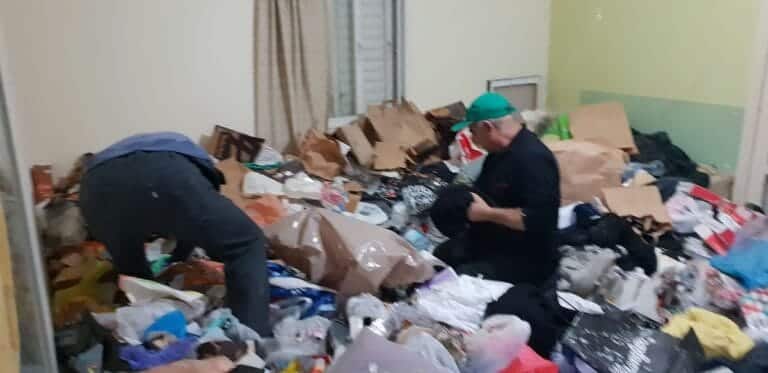 תמונה הממחישה איך לפנות לבד בית שקיבלת בירושה לאחר פטירת סבתא ולשמור את החפצים בעלי ערך