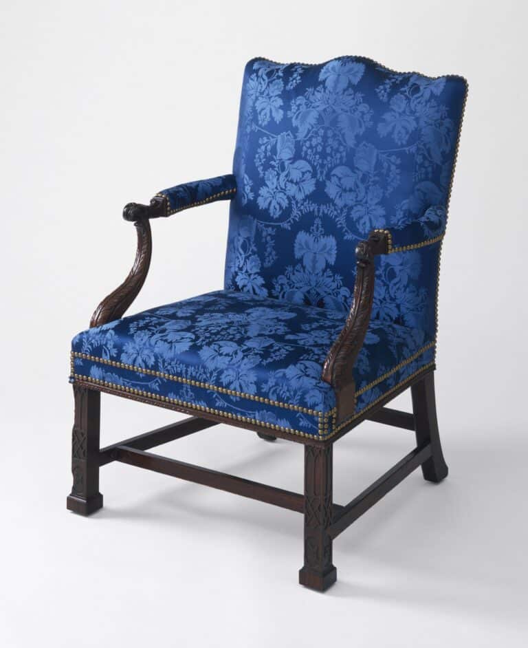 תמונה הממחישה פינוי כורסאות