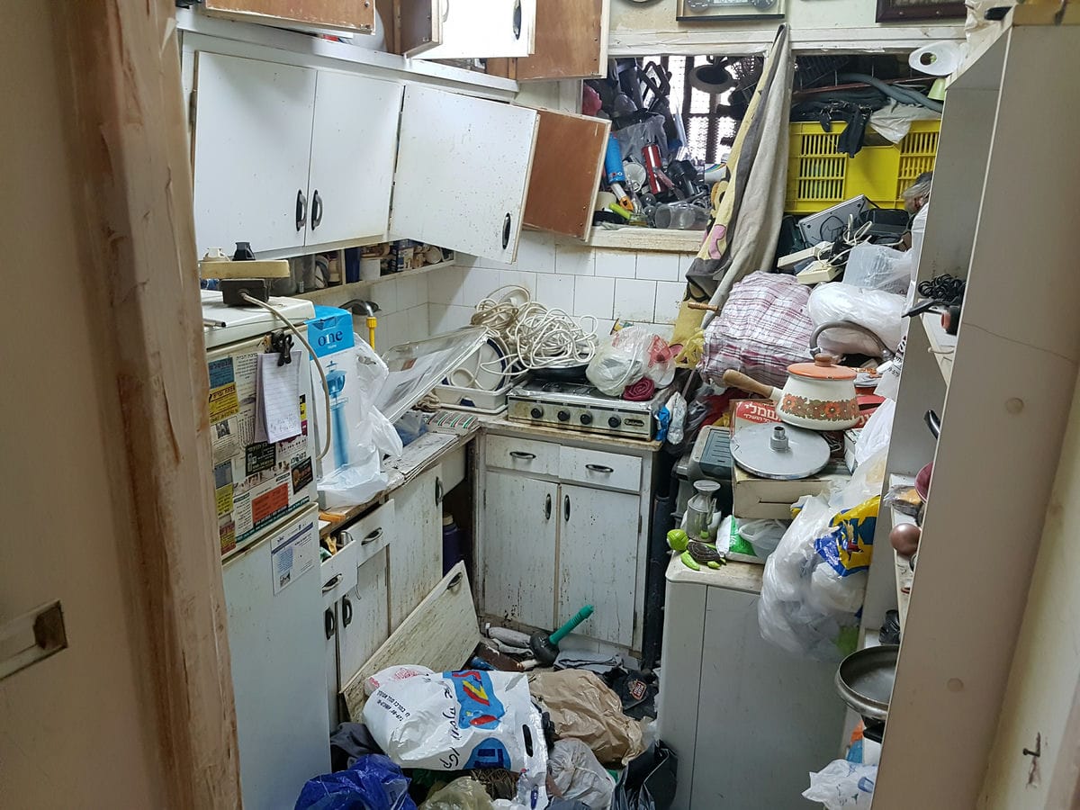 תמונה שממחישה אגרנית כפייתית מספרת על ההשלכות הקשות של התופעה